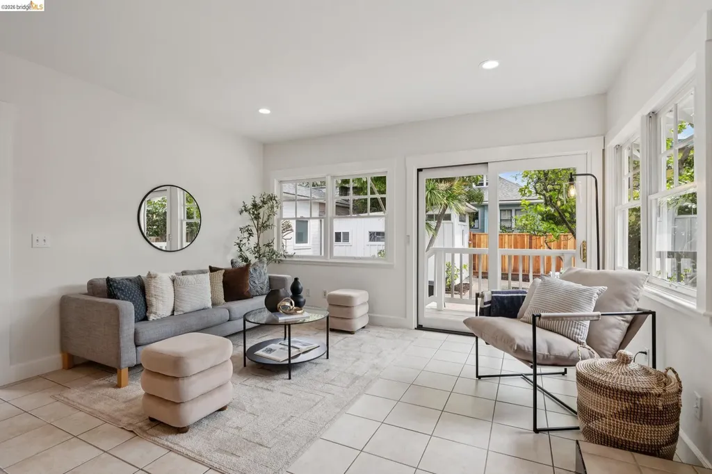 5360 James Avenue Oakland CA 94618
