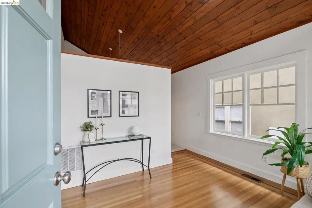 5360 James Avenue Oakland CA 94618