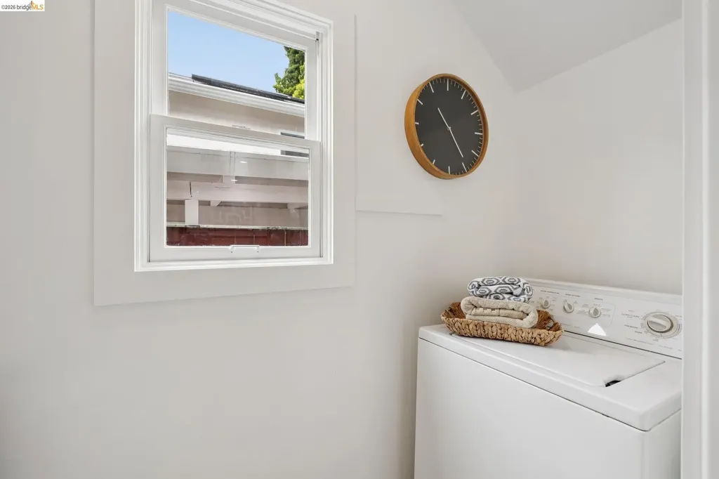 5360 James Avenue Oakland CA 94618
