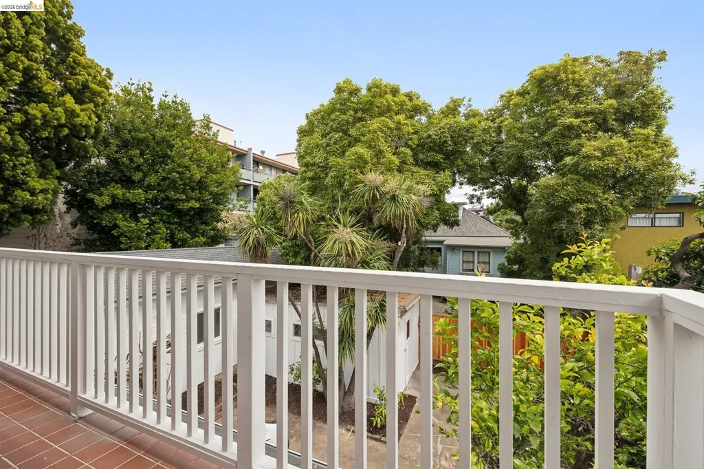 5360 James Avenue Oakland CA 94618