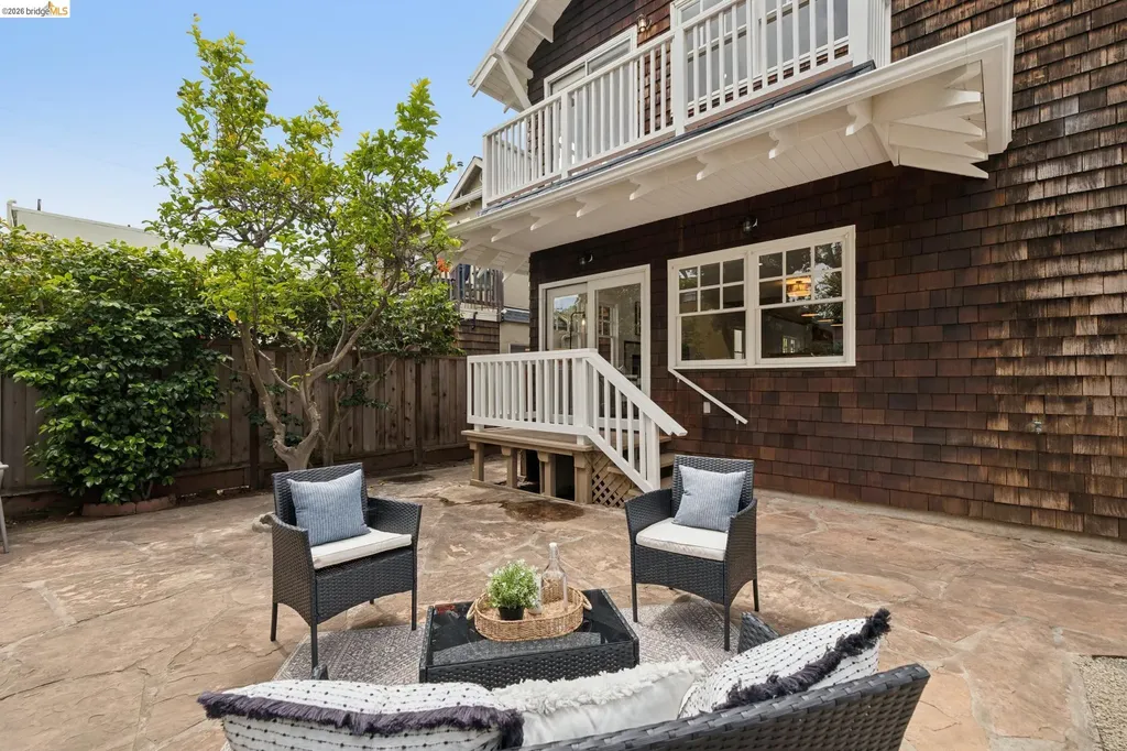 5360 James Avenue Oakland CA 94618