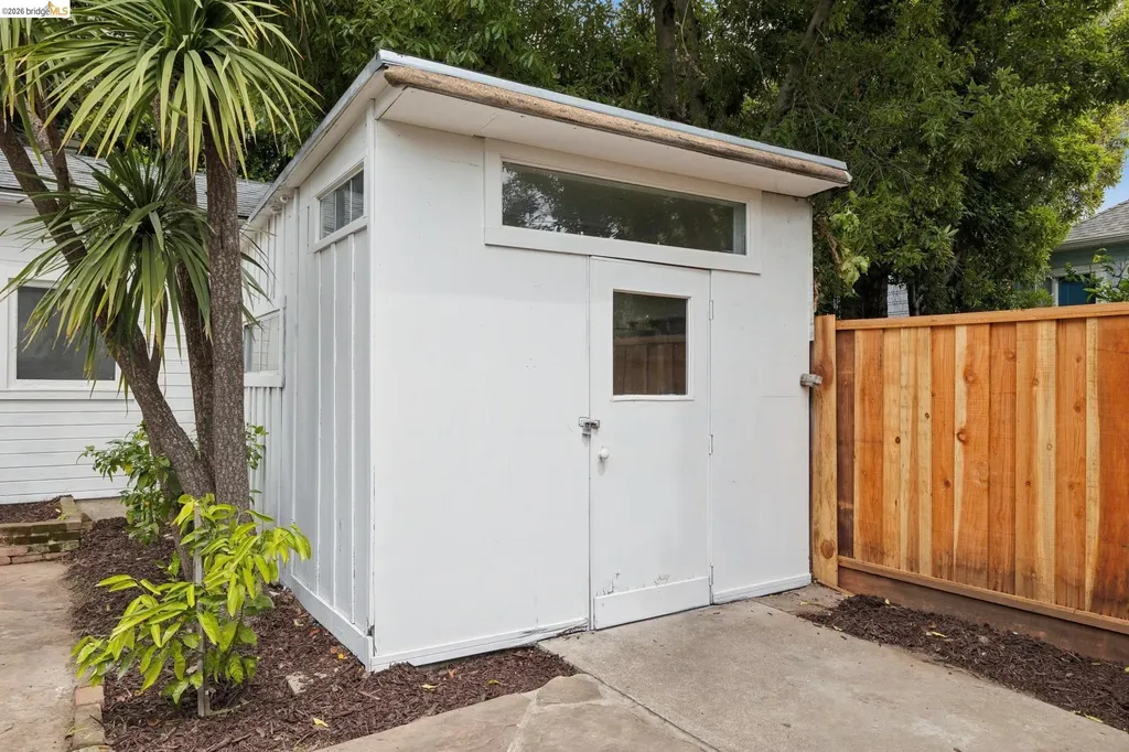 5360 James Avenue Oakland CA 94618