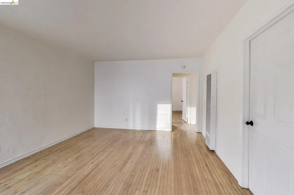 33 Home Place Oakland CA 94610
