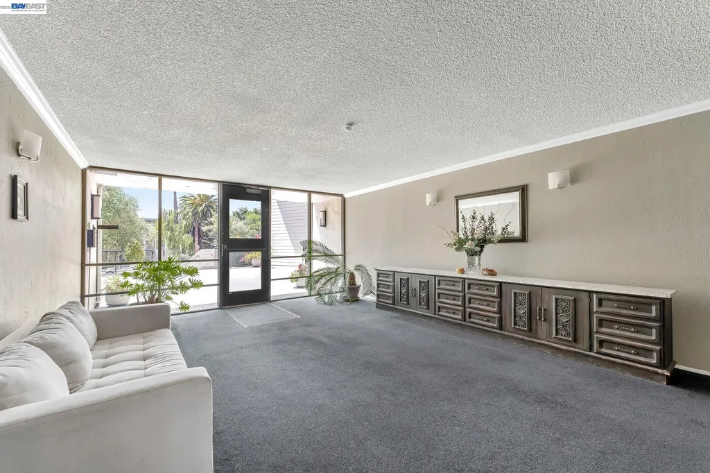 567 Oakland Avenue Oakland CA 94606