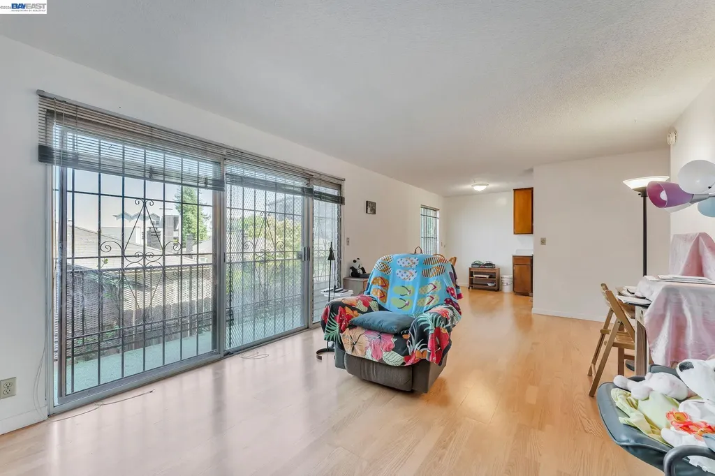 567 Oakland Avenue Oakland CA 94606