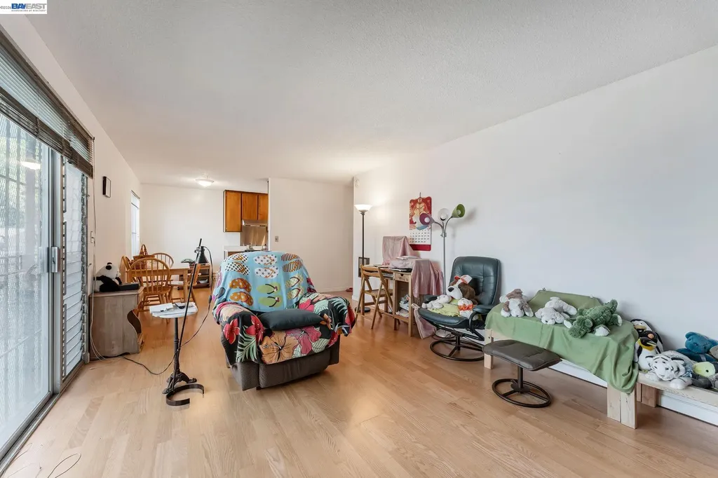 567 Oakland Avenue Oakland CA 94606