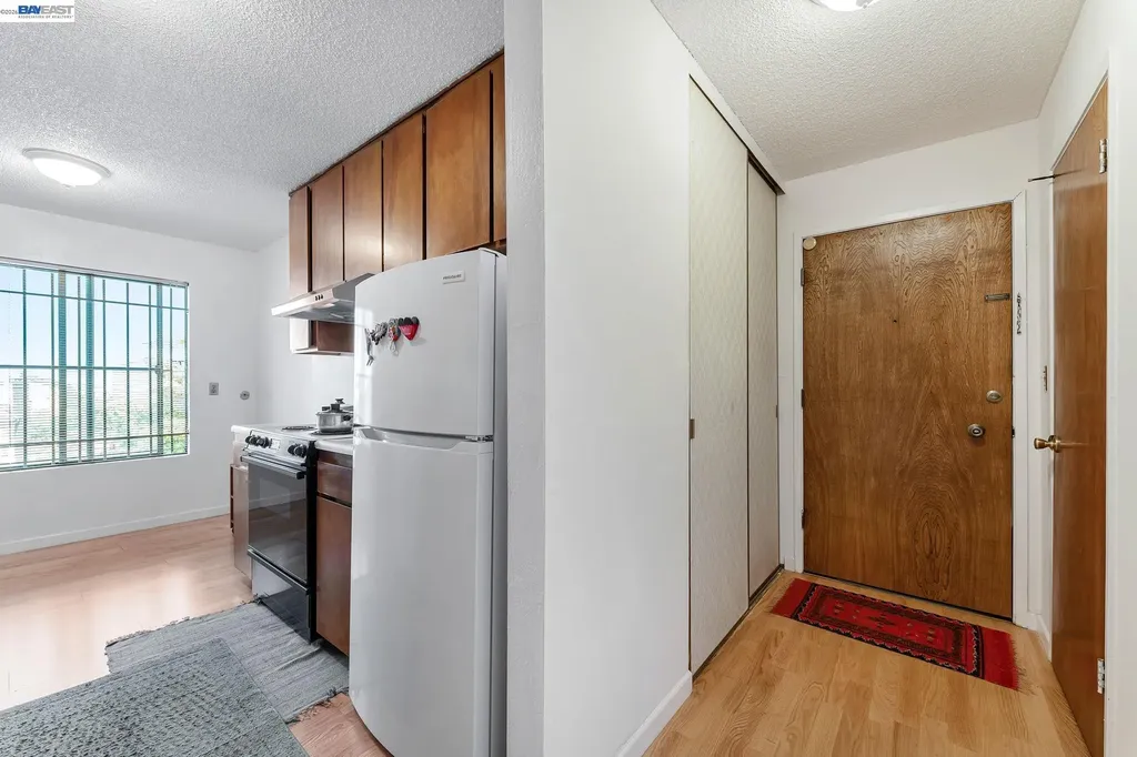 567 Oakland Avenue Oakland CA 94606