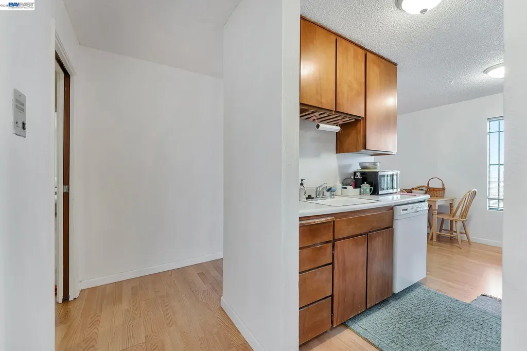 567 Oakland Avenue Oakland CA 94606