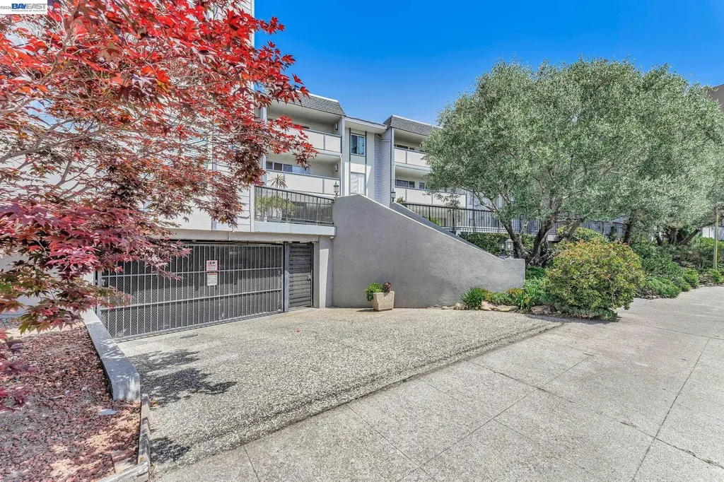 567 Oakland Avenue Oakland CA 94606