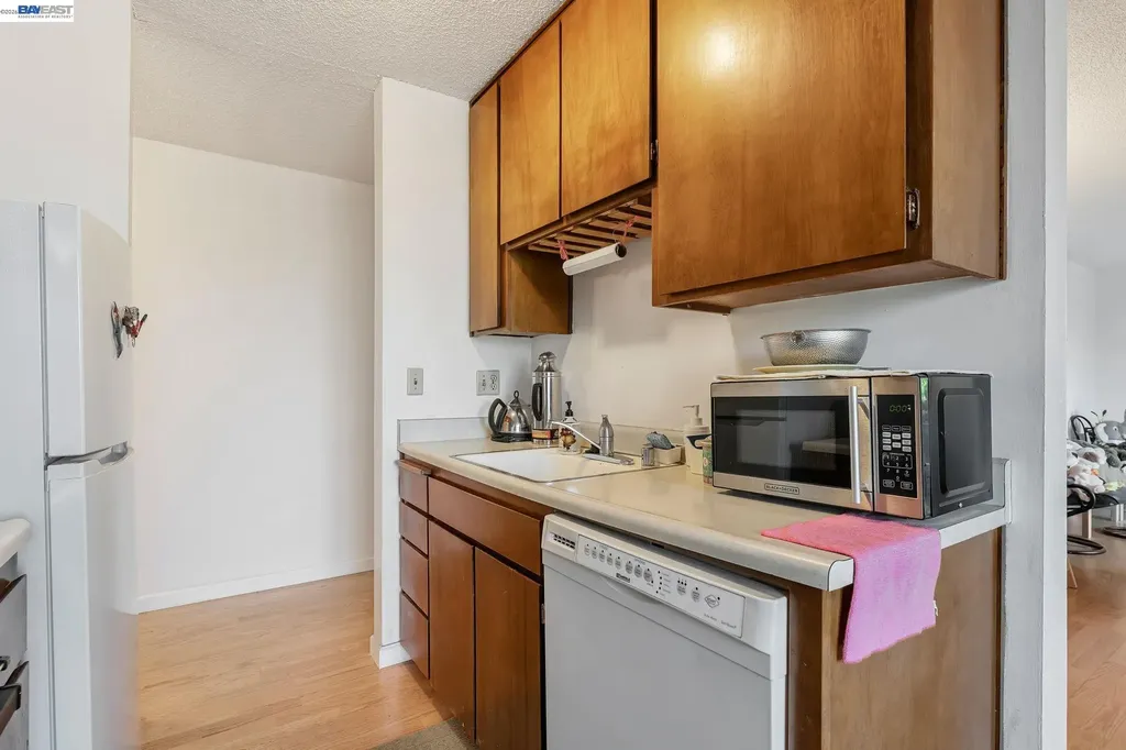 567 Oakland Avenue Oakland CA 94606