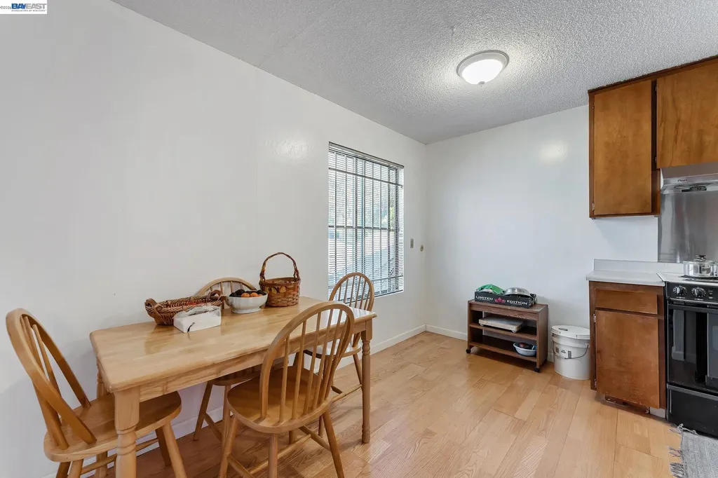 567 Oakland Avenue Oakland CA 94606
