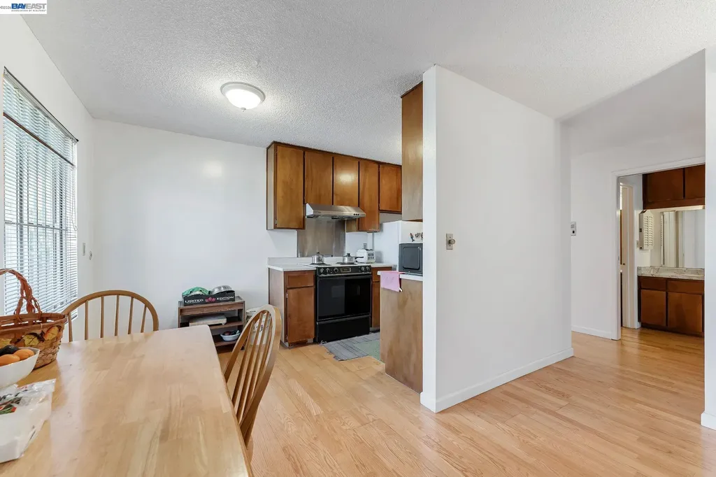 567 Oakland Avenue Oakland CA 94606