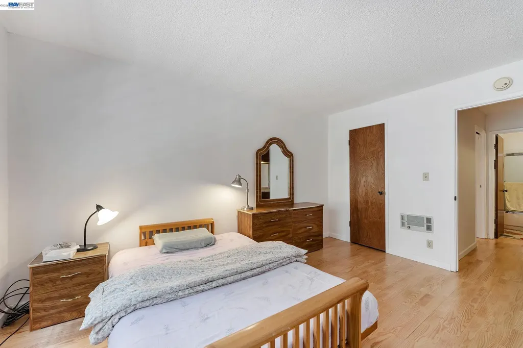 567 Oakland Avenue Oakland CA 94606