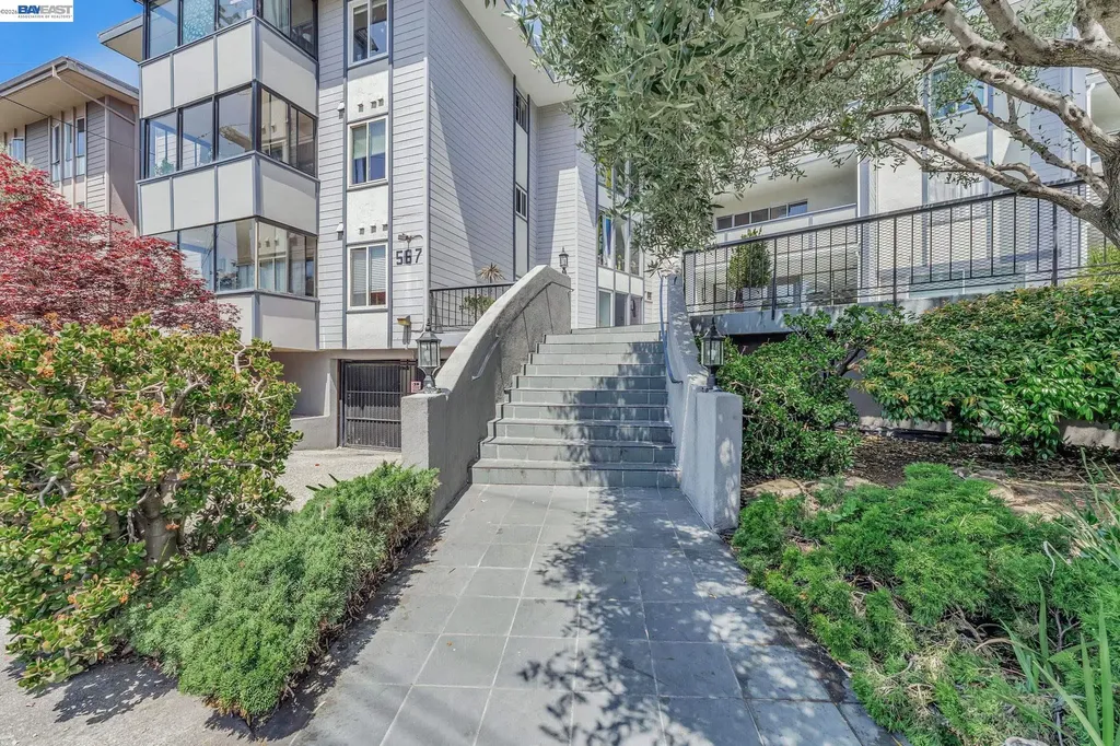 567 Oakland Avenue Oakland CA 94606