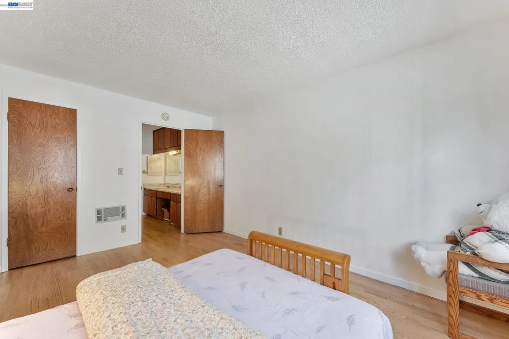 567 Oakland Avenue Oakland CA 94606