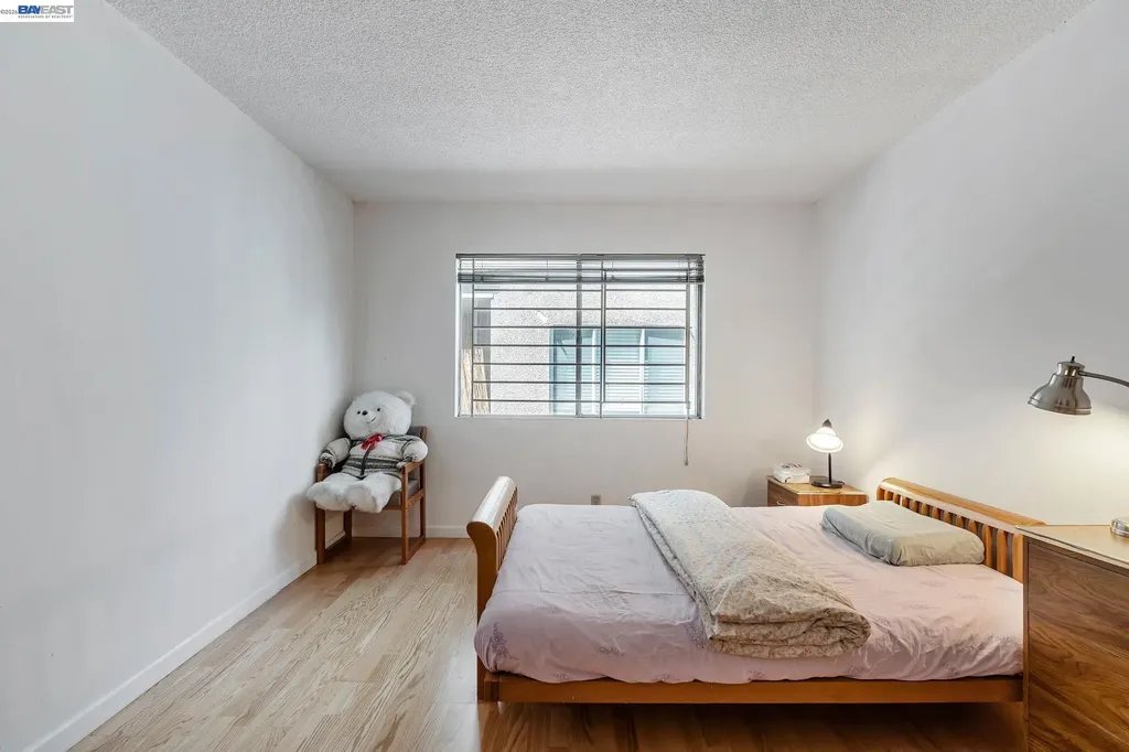 567 Oakland Avenue Oakland CA 94606