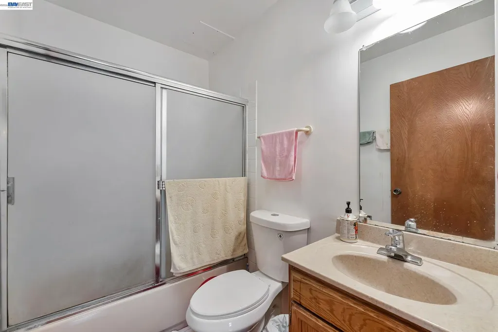 567 Oakland Avenue Oakland CA 94606