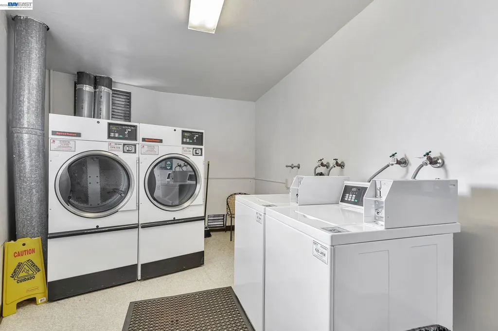 567 Oakland Avenue Oakland CA 94606