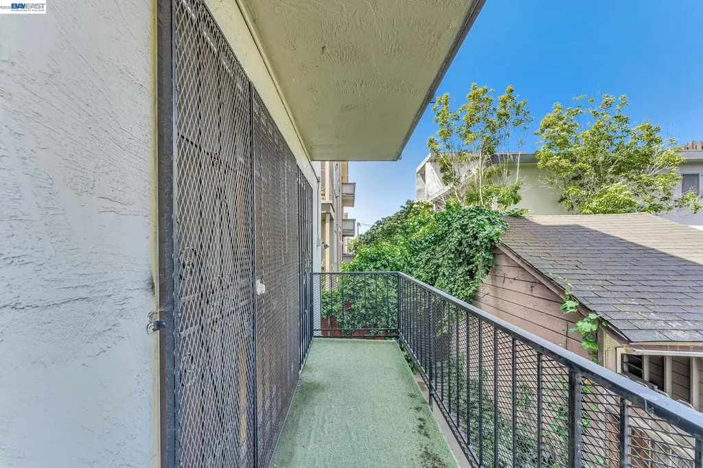 567 Oakland Avenue Oakland CA 94606