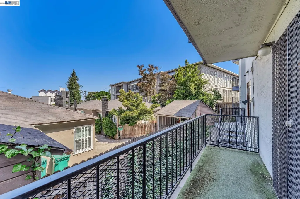567 Oakland Avenue Oakland CA 94606
