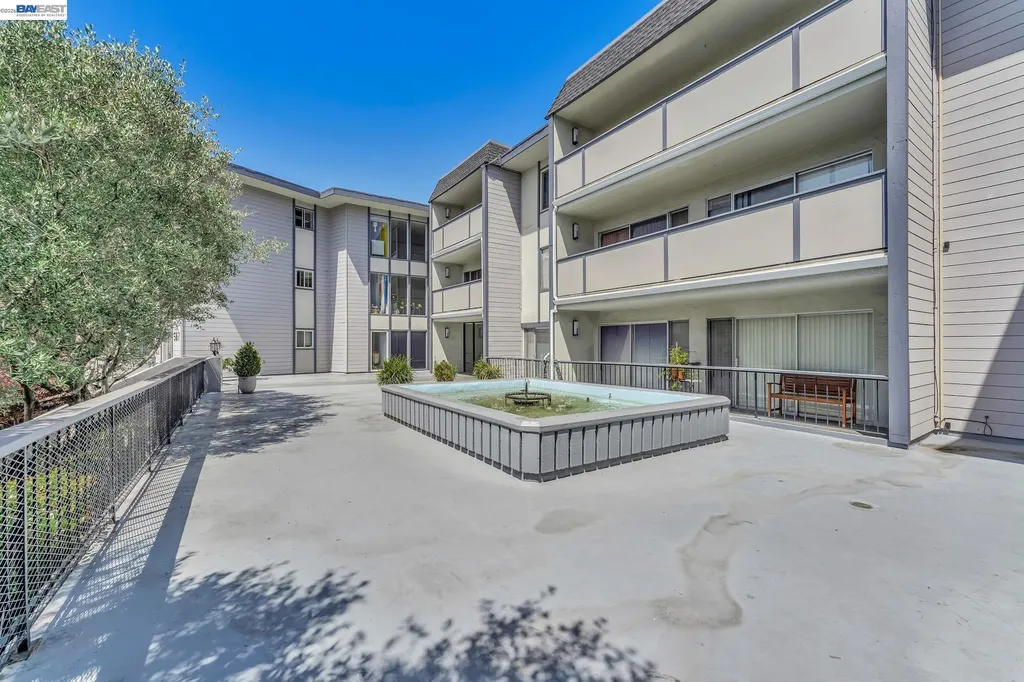 567 Oakland Avenue Oakland CA 94606