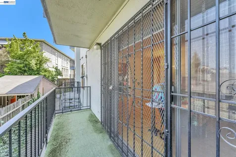 567 Oakland Avenue Oakland CA 94606