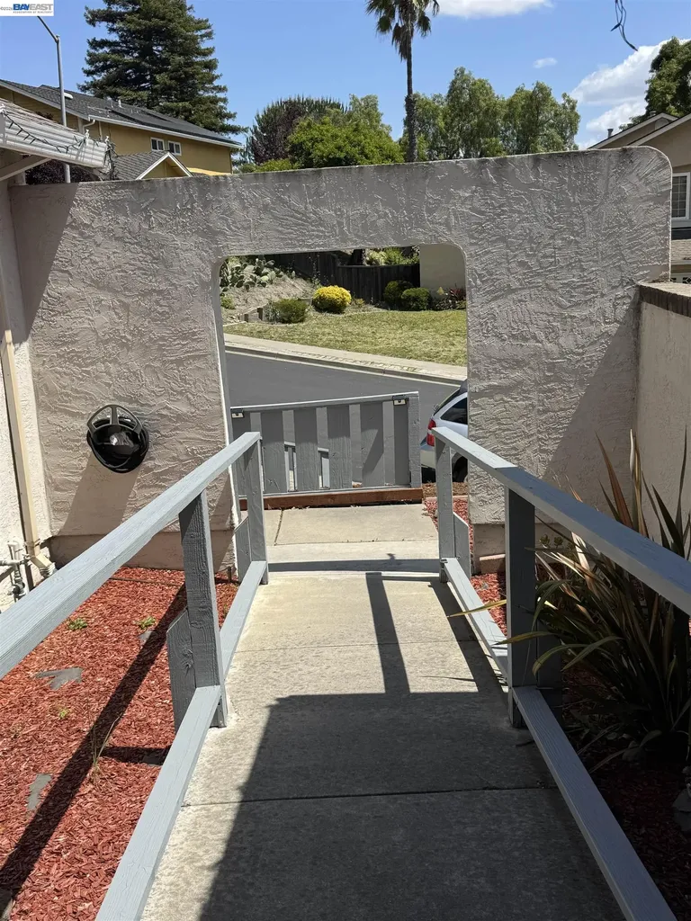 8206 Rhoda Avenue Dublin CA 94568