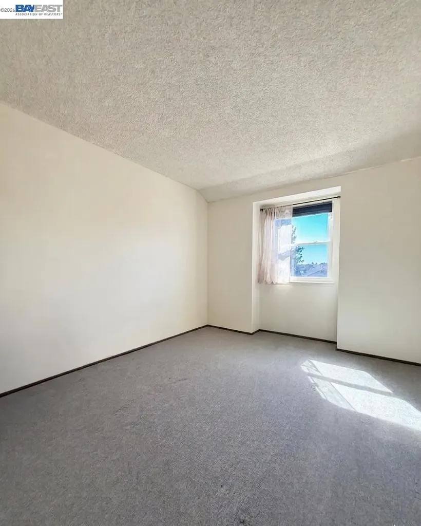 1936 Corte Cruz Pinole CA 94564