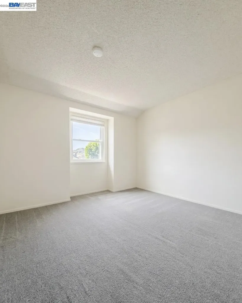 1936 Corte Cruz Pinole CA 94564