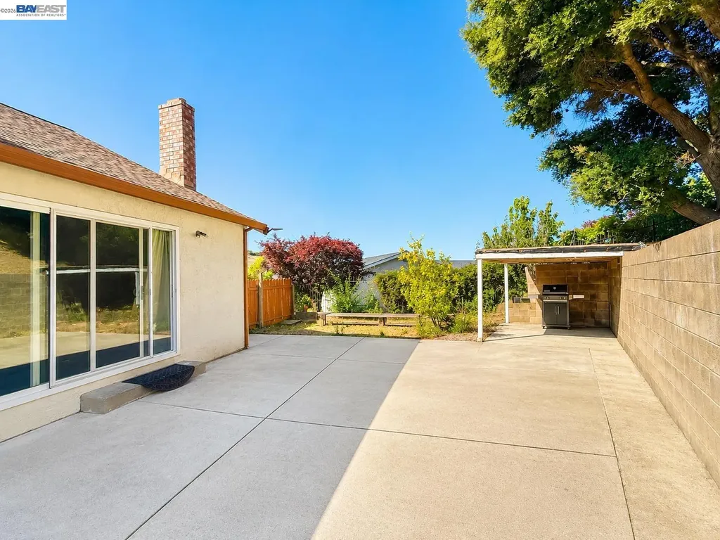 1936 Corte Cruz Pinole CA 94564