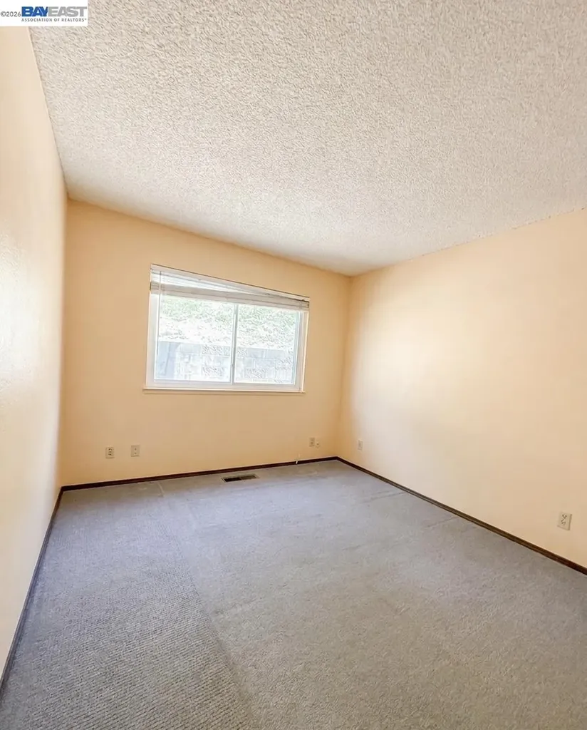 1936 Corte Cruz Pinole CA 94564