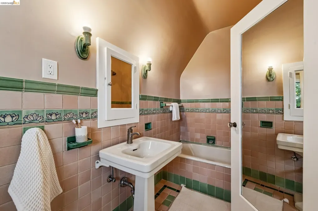1915 Thousand Oaks Boulevard Berkeley CA 94707