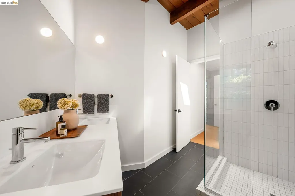 655 Vistamont Avenue Berkeley CA 94708