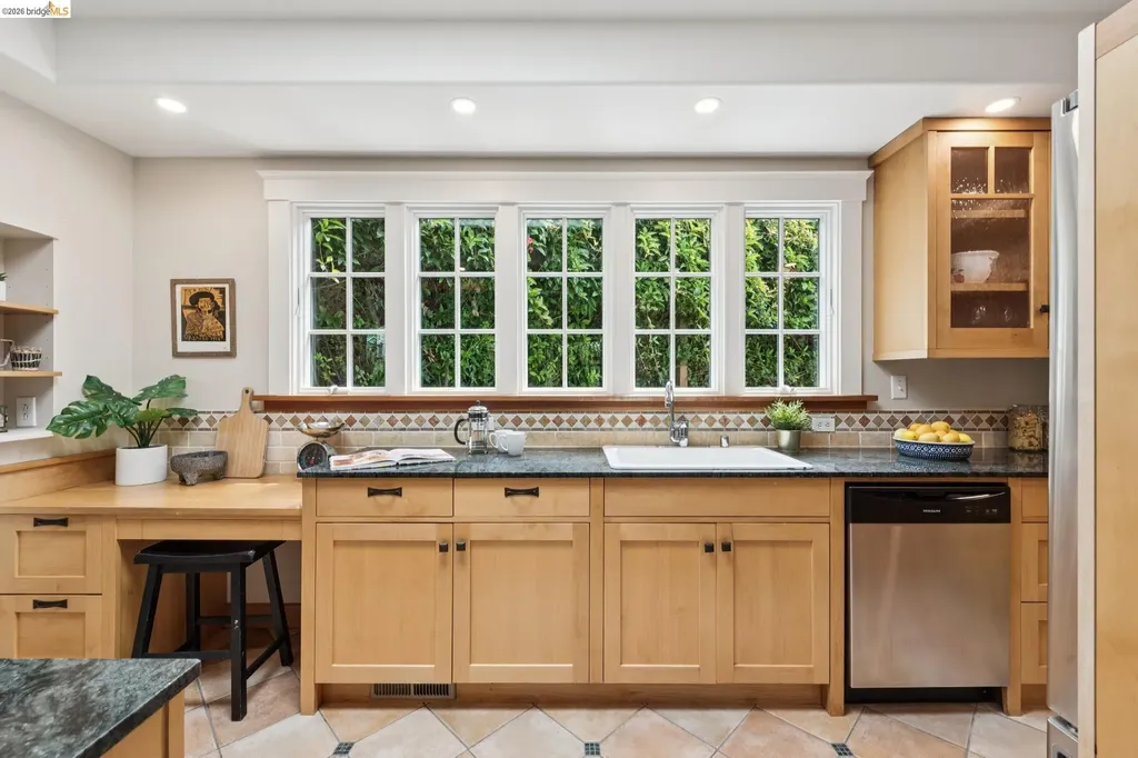 2370 Marin Avenue Berkeley CA 94708