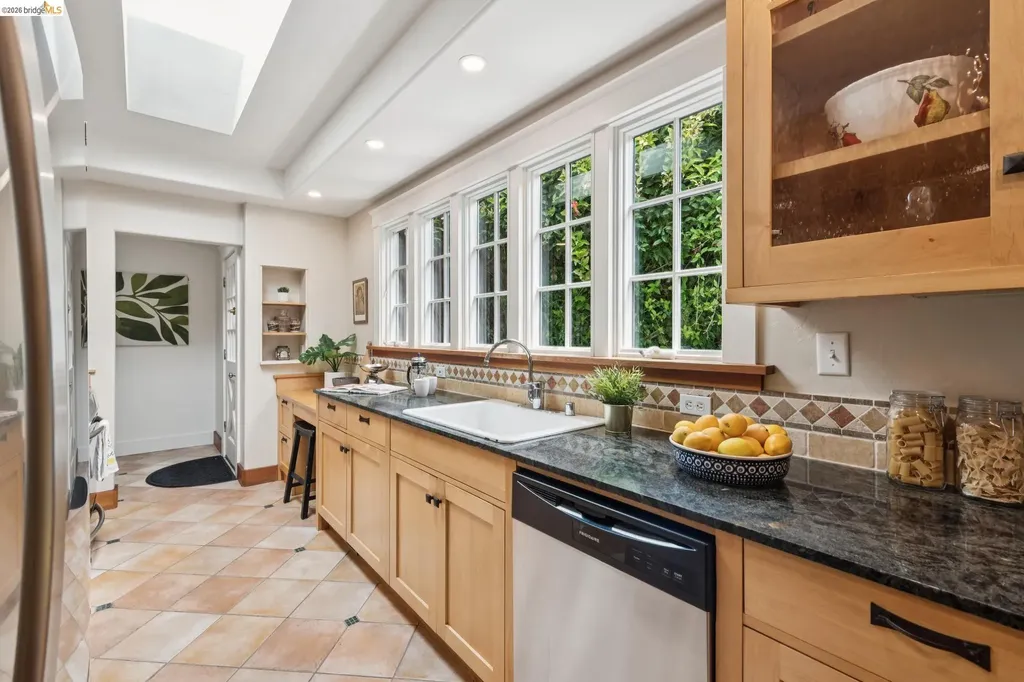 2370 Marin Avenue Berkeley CA 94708