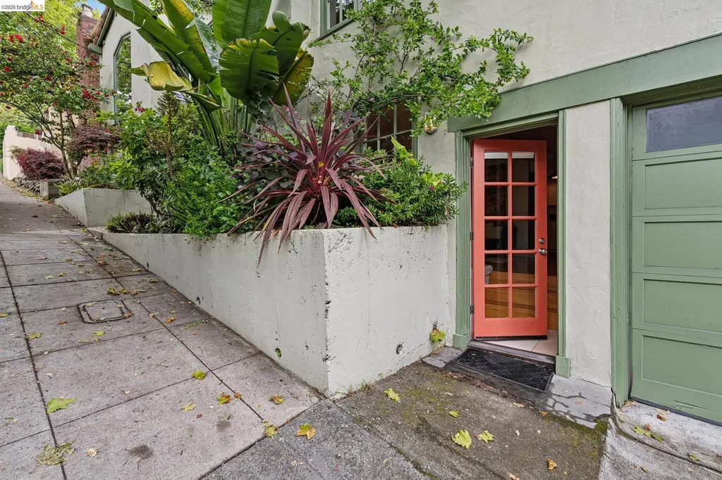 2370 Marin Avenue Berkeley CA 94708