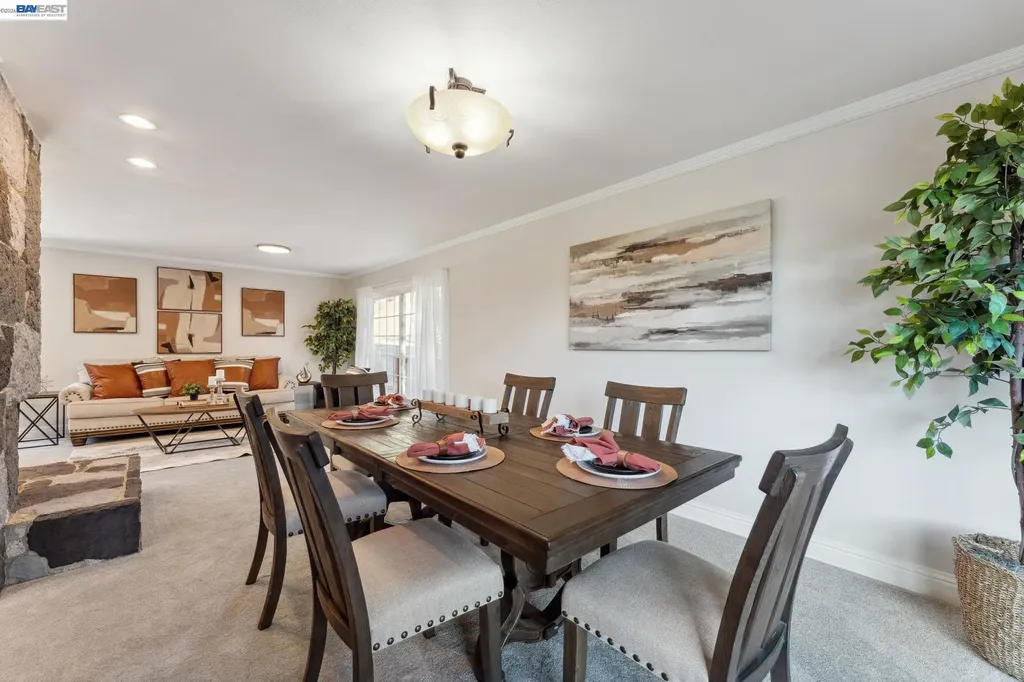 11165 Lochard Street Oakland CA 94605