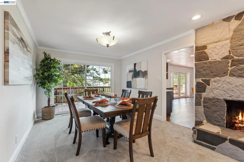 11165 Lochard Street Oakland CA 94605