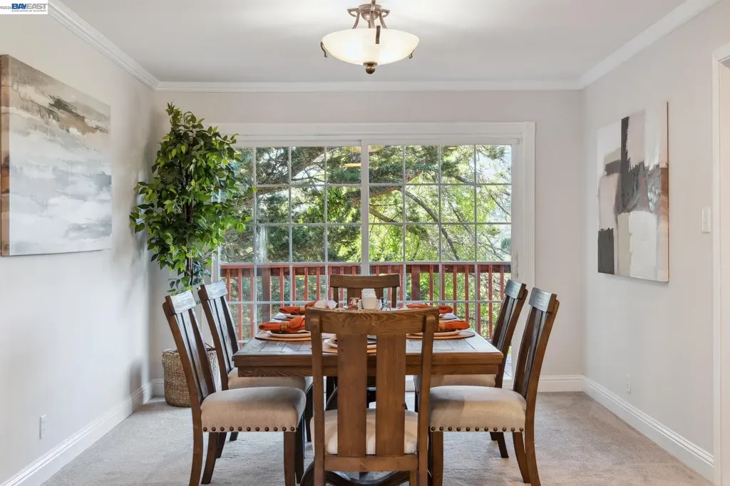 11165 Lochard Street Oakland CA 94605