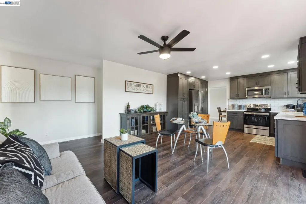 11165 Lochard Street Oakland CA 94605