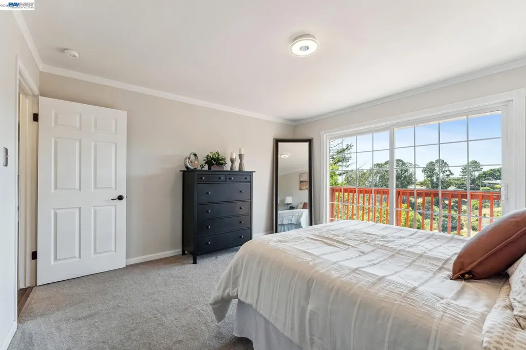 11165 Lochard Street Oakland CA 94605