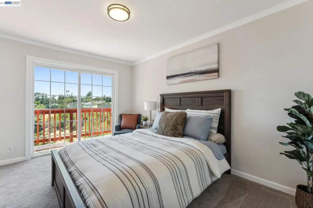 11165 Lochard Street Oakland CA 94605