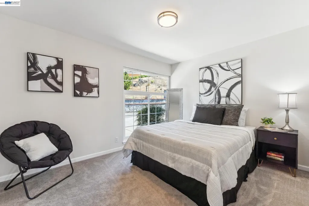 11165 Lochard Street Oakland CA 94605
