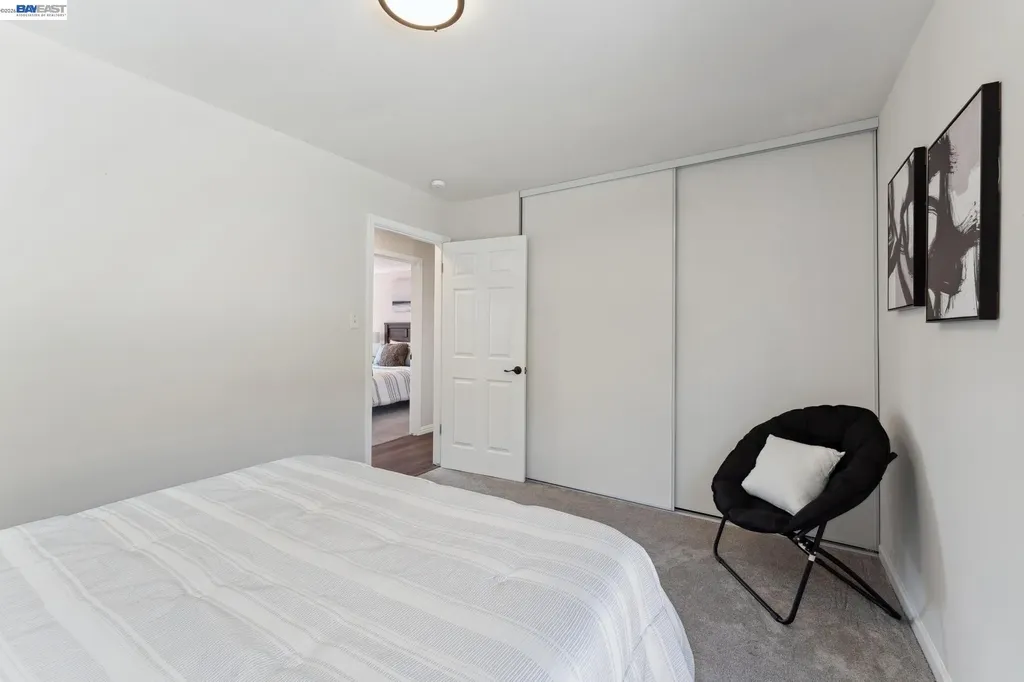 11165 Lochard Street Oakland CA 94605