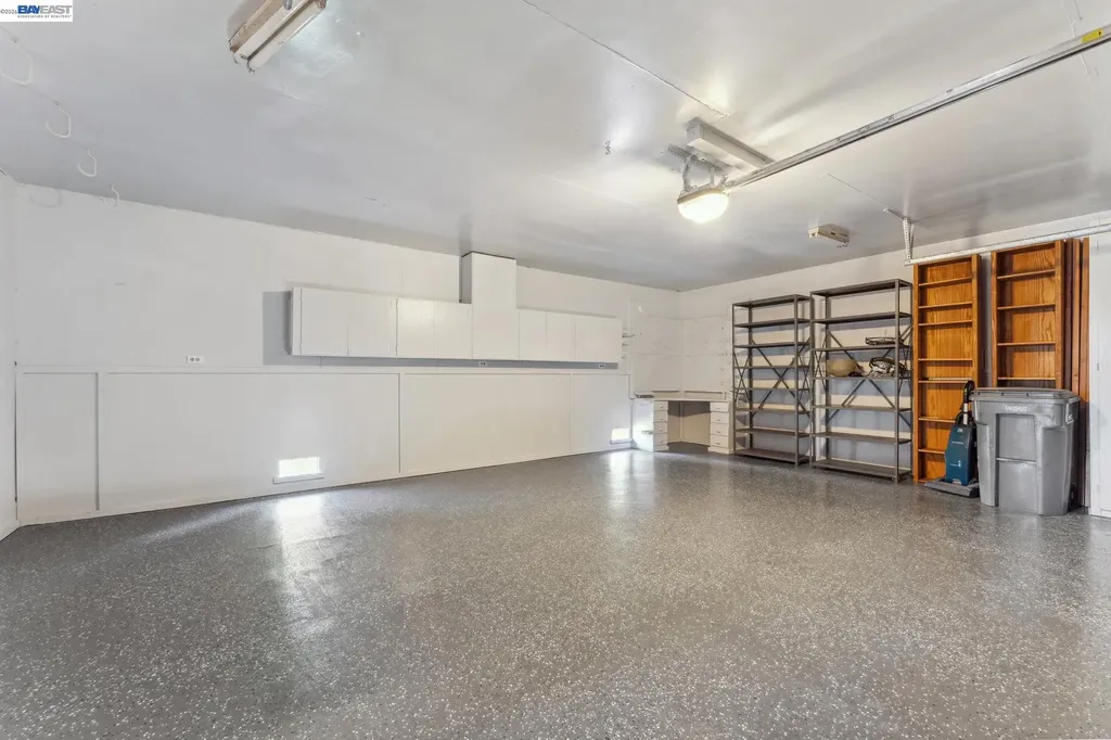 11165 Lochard Street Oakland CA 94605