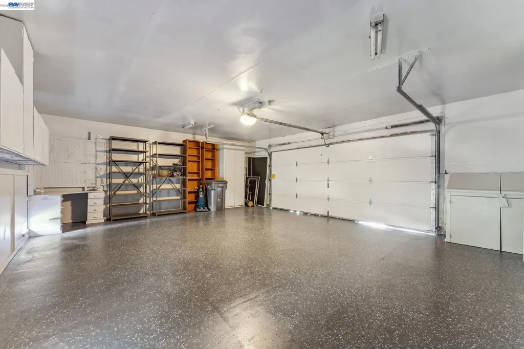 11165 Lochard Street Oakland CA 94605