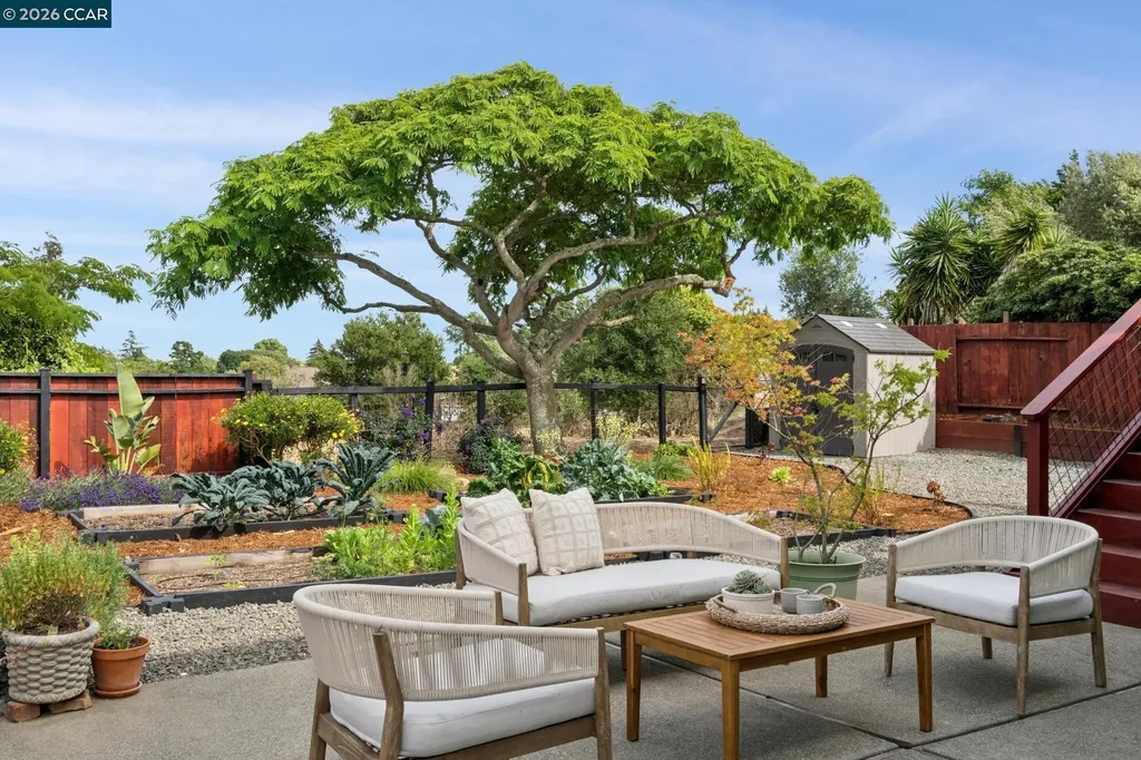 203 Radnor Court Benicia CA 94510