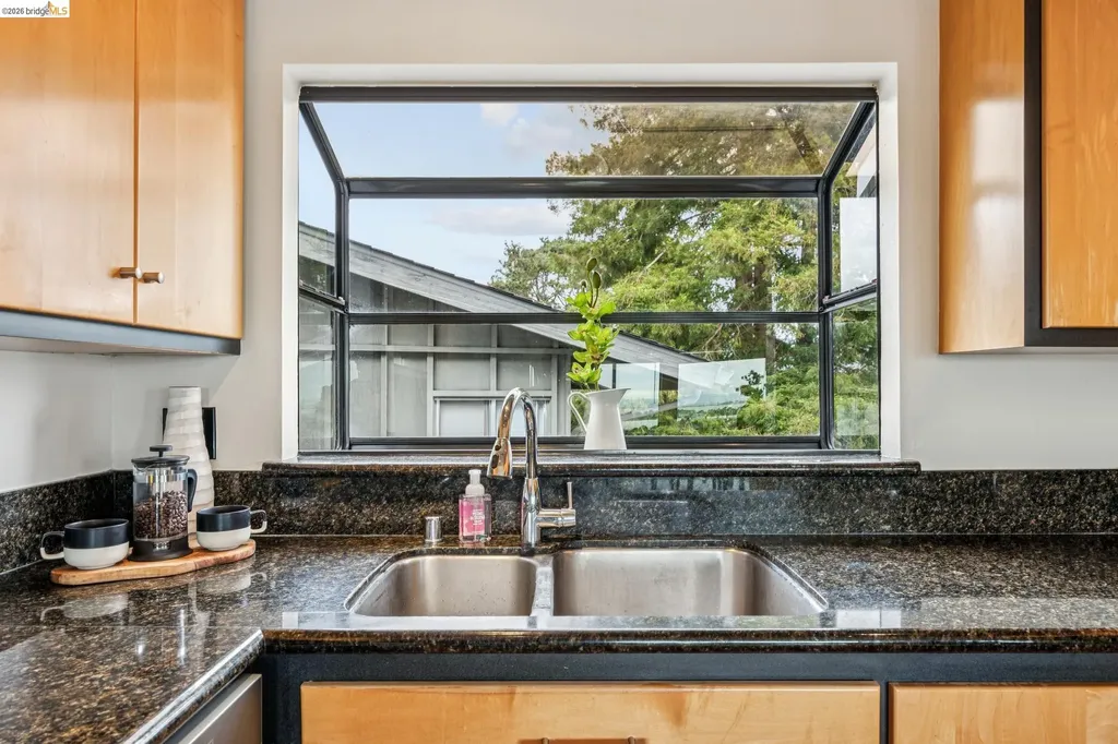 862 Hillside Avenue Albany CA 94706
