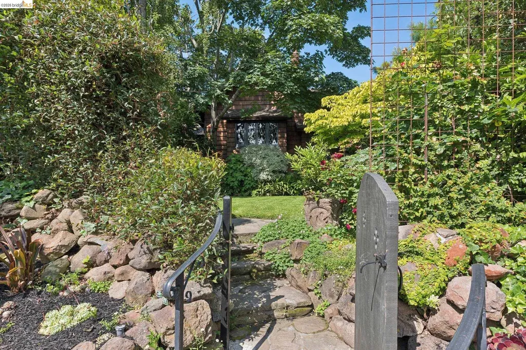 17 Eucalyptus Road Berkeley CA 94705