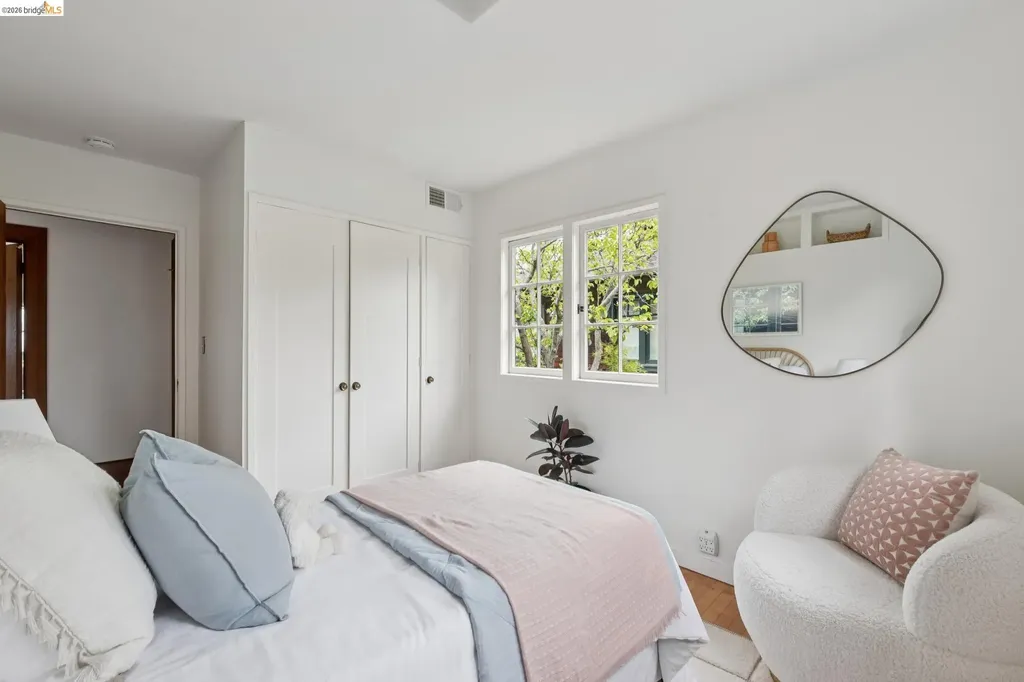 17 Eucalyptus Road Berkeley CA 94705